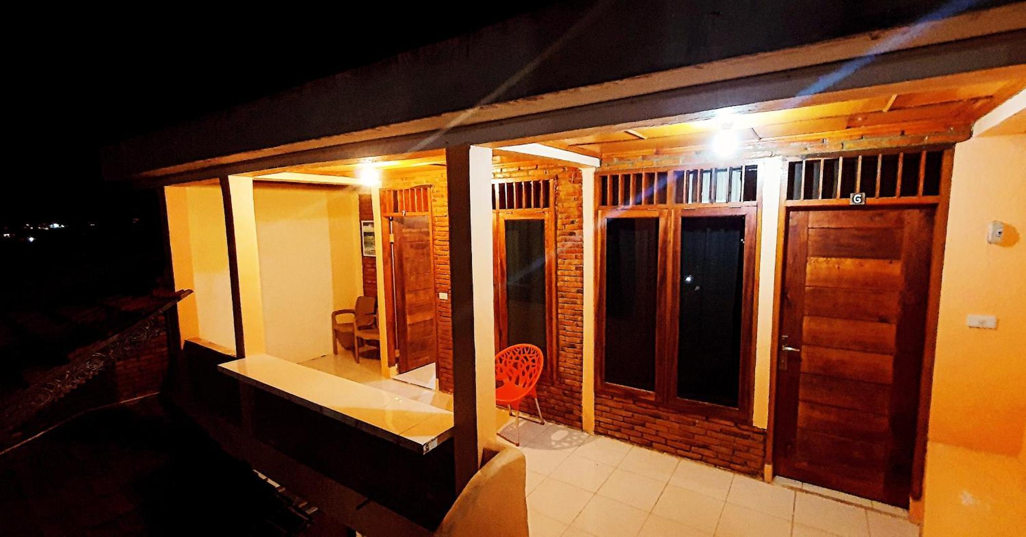 Aman'S Guesthouse Tuktuk Siadong Exterior foto